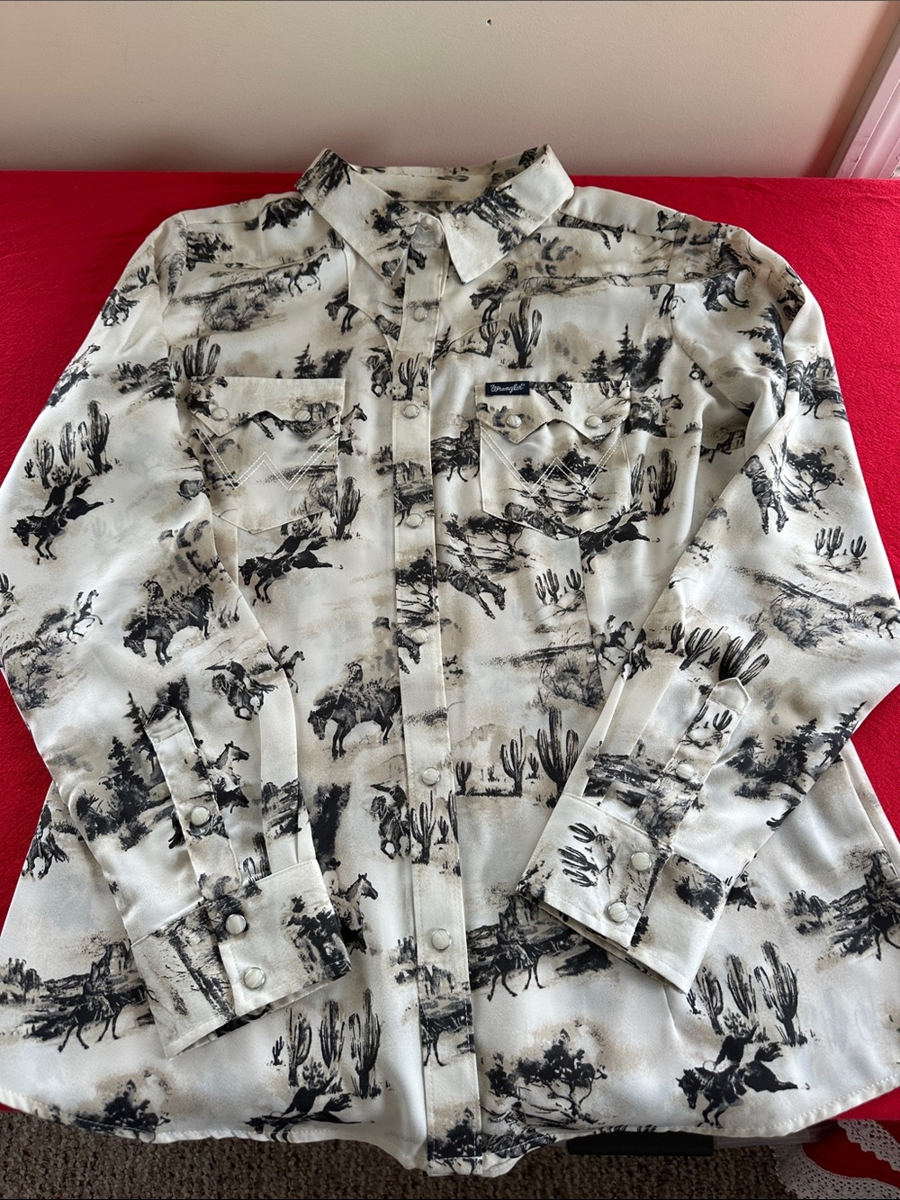 Wrangler Retro Bold Bucking Cowboy Western Snap Shirt Size L NWT - Black & Cream